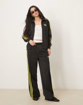 Tuta Adidas Originals con Pantaloni a Gamba Larga