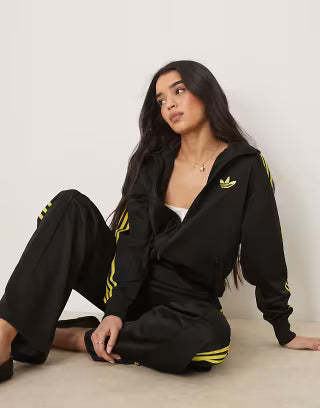 Tuta Adidas Originals con Pantaloni a Gamba Larga