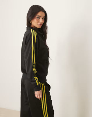 Tuta Adidas Originals con Pantaloni a Gamba Larga